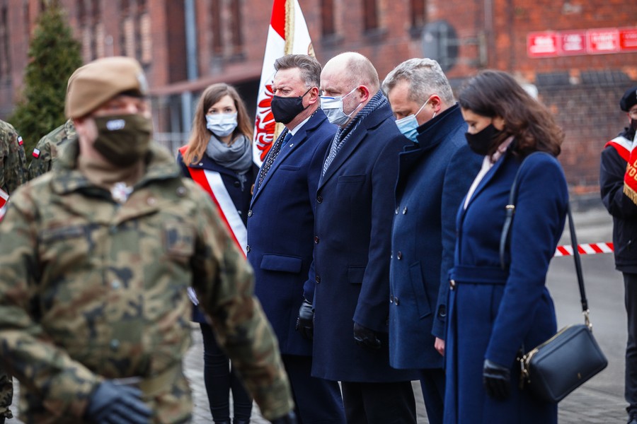 Ceremonia odsłonięcia tablicy pamiątkowej poświęconej płk. Łukaszowi Cieplińskiemu, fot. Filip Kowalkowski dla UMWKP