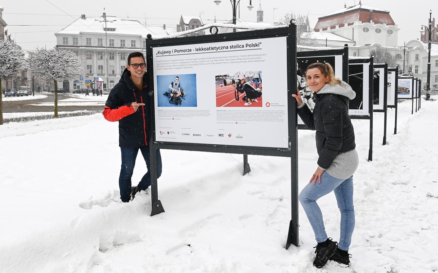 Wystawa fotograficzna „Kujawy i Pomorze” zimową stolicą lekkiej atletyki i jej autorzy, fot. Julita Kosińska/UMWKP