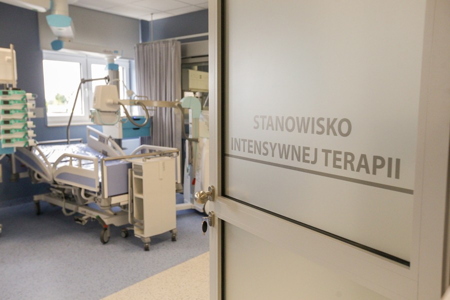 Nowy oddział anestezjologii i intensywnej opieki medycznej w Aleksandrowie Kujawskim, fot. Szymon Zdziebło/tarantoga.pl dla UMWKP