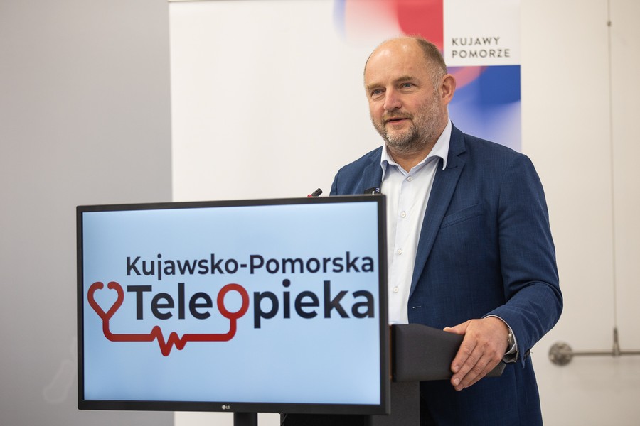 Start dużego marszałkowskiego programu teleopiekuńczego i otwarcie telecentrum, fot. Mikołaj Kuras dla UMWKP