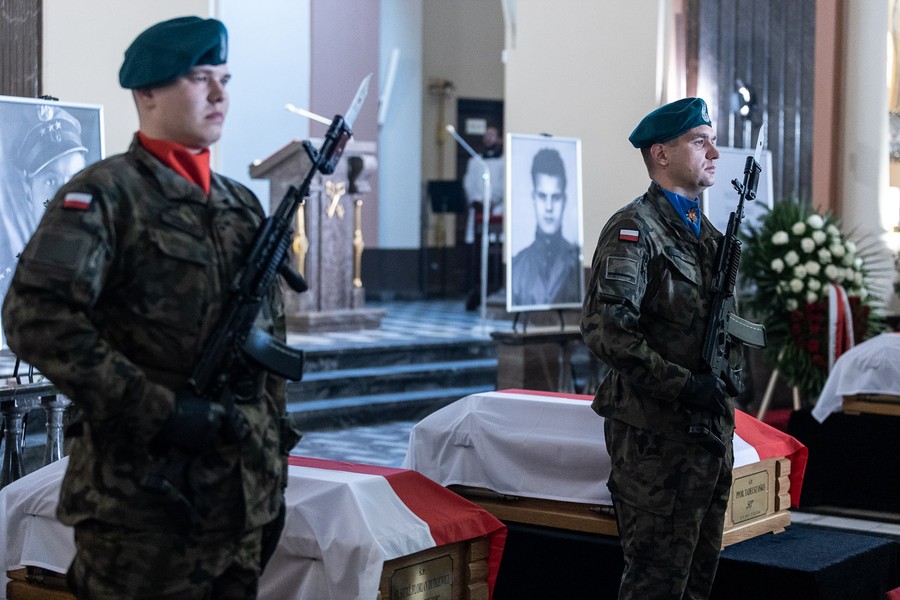 Uroczystość pogrzebowa Żołnierzy Wyklętych, fot. Filip Kowalkowski dla UMWKP