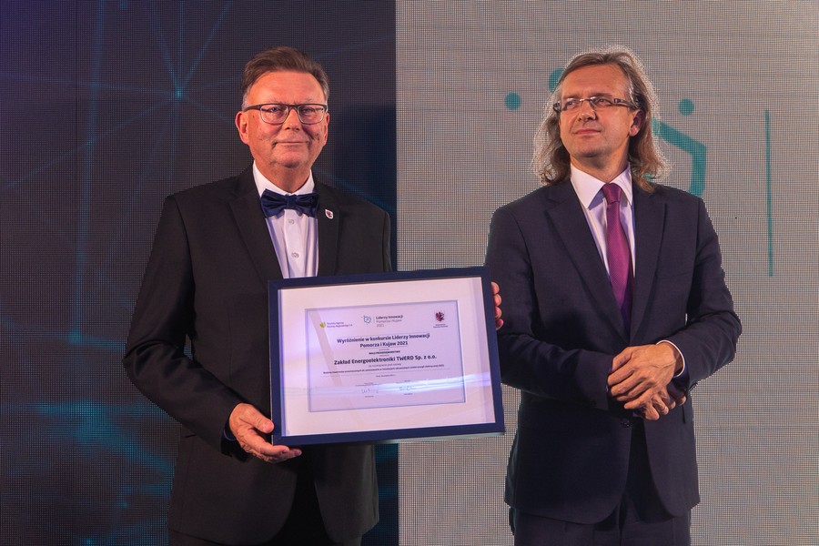 Wręczenie nagród na Regionalnym Forum Innowacji, fot. Mikołaj Kuras dla UMWKP