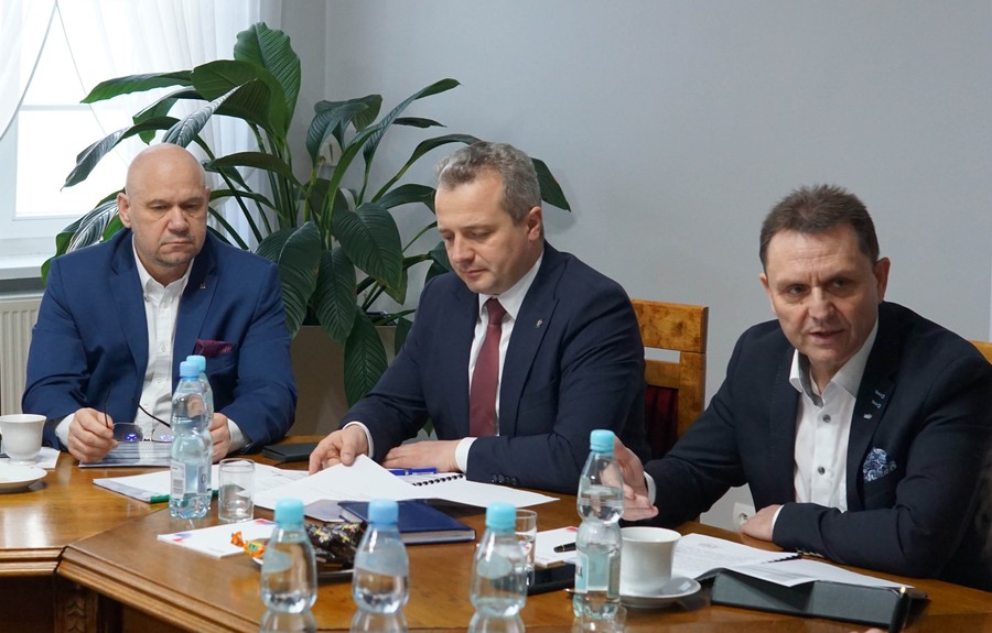 Posiedzenie prezydium K-P WRDS, od lewej p. R. Rogalski, p. M. Bogdanowicz, p. L. Walczak