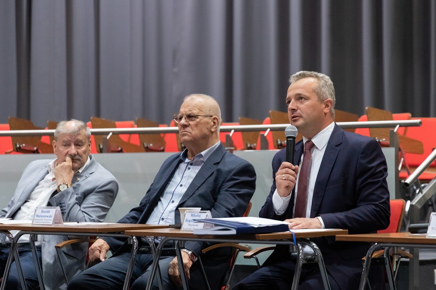 Od lewej A. Arndt, p. H. Matuszewski, p. M Bogdanowicz podczas posiedzenia K, fot. Jacek Nowacki