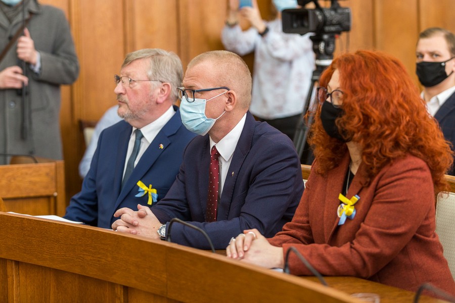 Sejmik przyjął stanowisko potępiające rosyjską agresję na Ukrainę, fot. Szymon Zdzieblo/tarantoga.pl dla UMWKP