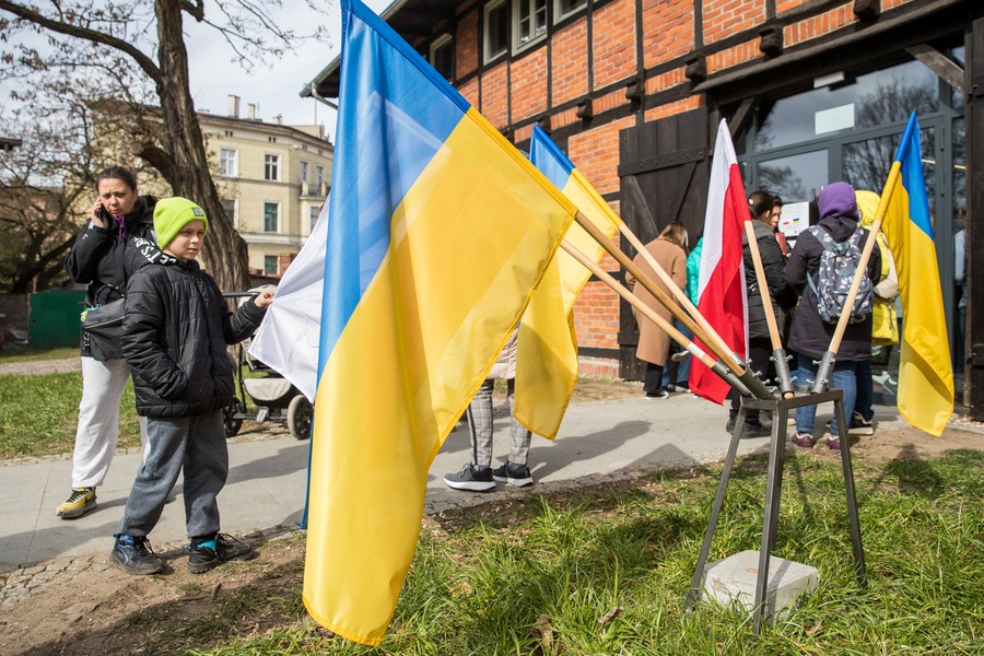 Ukraińscy uchodźcy w punkcie informacyjno-doradczym w Toruniu, fot. Andrzej Goiński/UMWKP