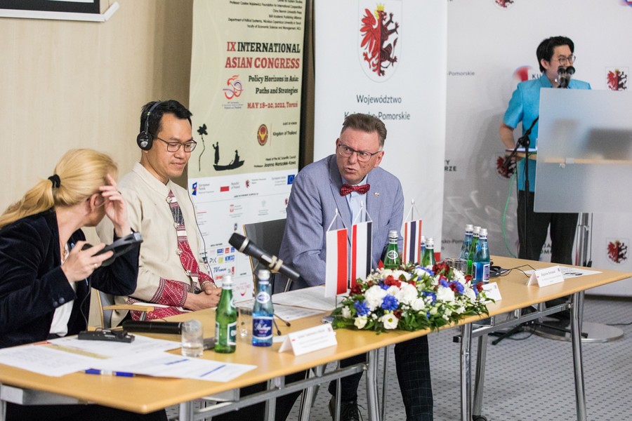Panel dyskusyjny poświęcony współpracy pomiędzy Polską a Tajlandią, fot. Andrzej Goiński/UMWKP