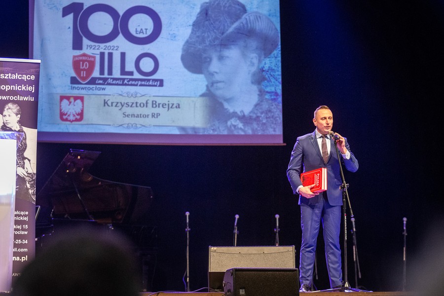 Jubileusz 100-lecia II LO w Inowrocławiu, fot. Szymon Zdziebło/tarantoga.pl dla UMWKP