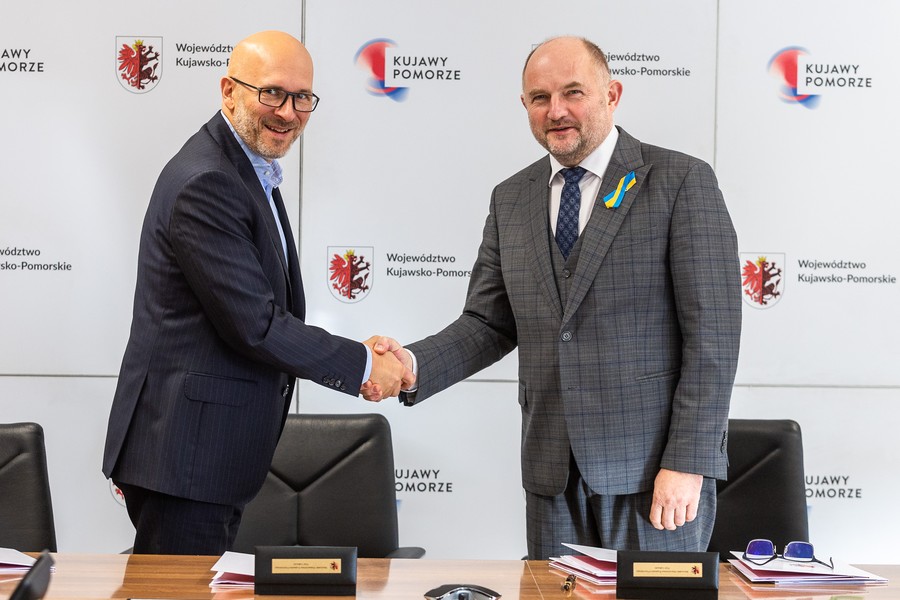 Ceremonia podpisania umowy z Arrivą RP, fot. Szymon Zdziebło/tarantoga.pl dla UMWKP