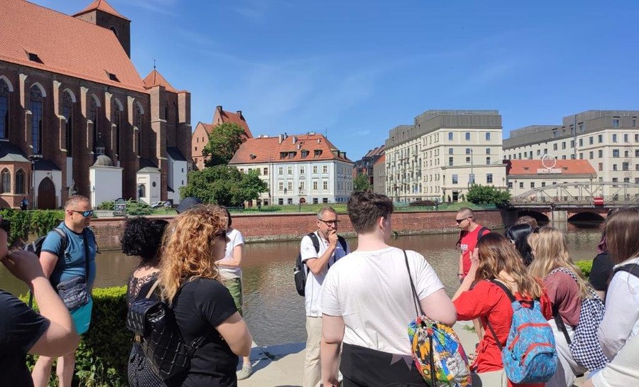 Zwiedzanie Starego Miasta we Wrocławiu Autor zdjęcia K. Niedzwiec