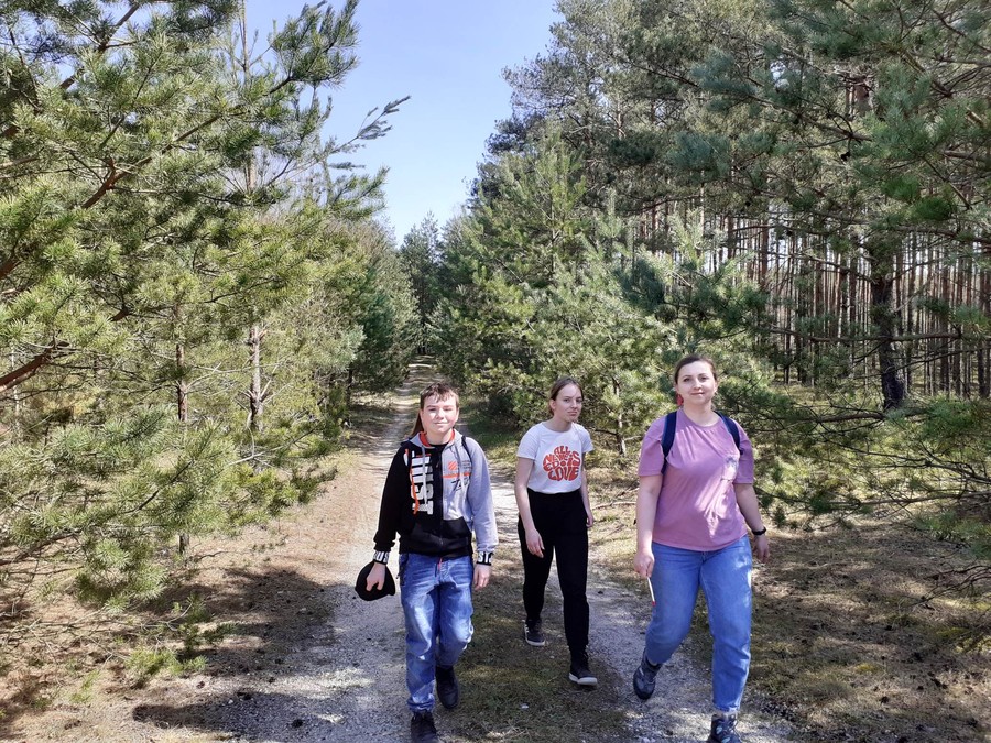 Grupa z Sępólna Krajeńskiego na ścieżce ciszy fot. Marlena Wojciechowska