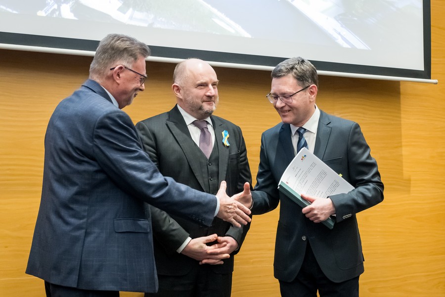 Ceremonia podpisania umowy z wykonawcą rozbudowy Opery Nova, fot. Tomasz Czachorowski dla UMWKP