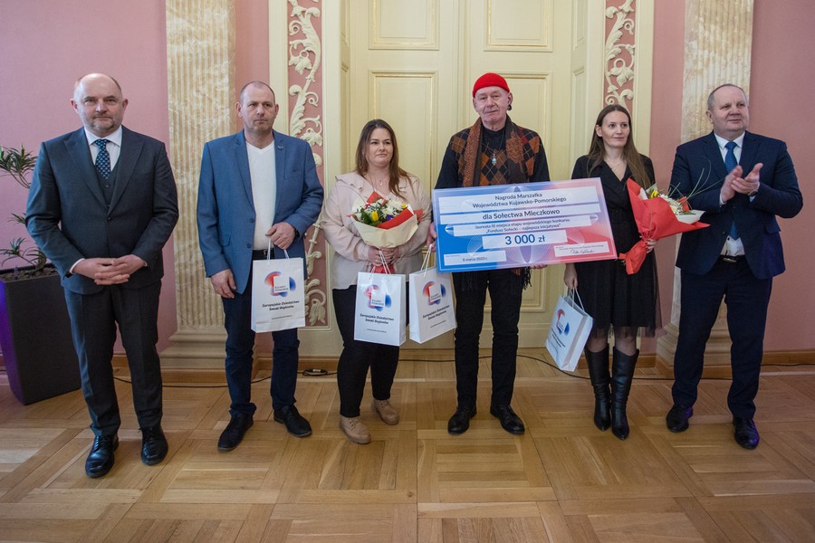 Wręczenie nagród w konkursie Fundusz sołecki – najlepsza inicjatywa, fot. Mikołaj Kuras dla UMWKP