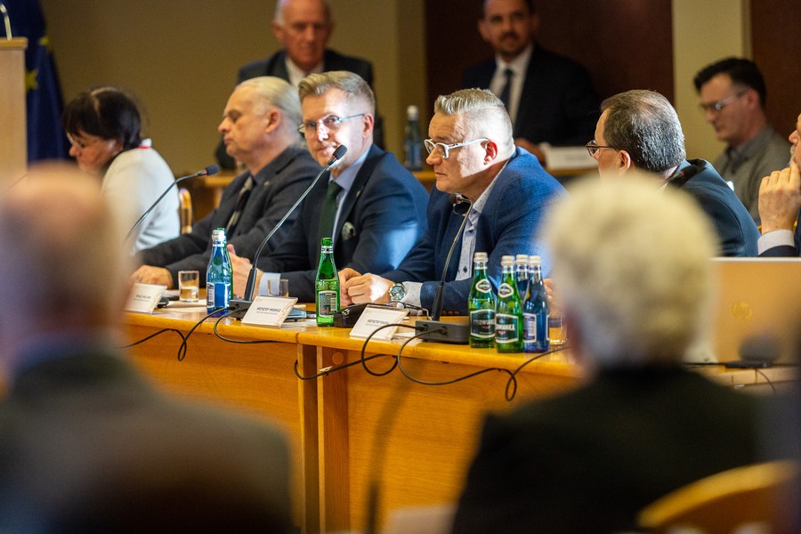 Sesja Rady Miejskiej Grudziądza poświęcona środkom unijnym 2021-2027, fot. Szymon Zdziebło/tarantoga.pl dla UMWKP