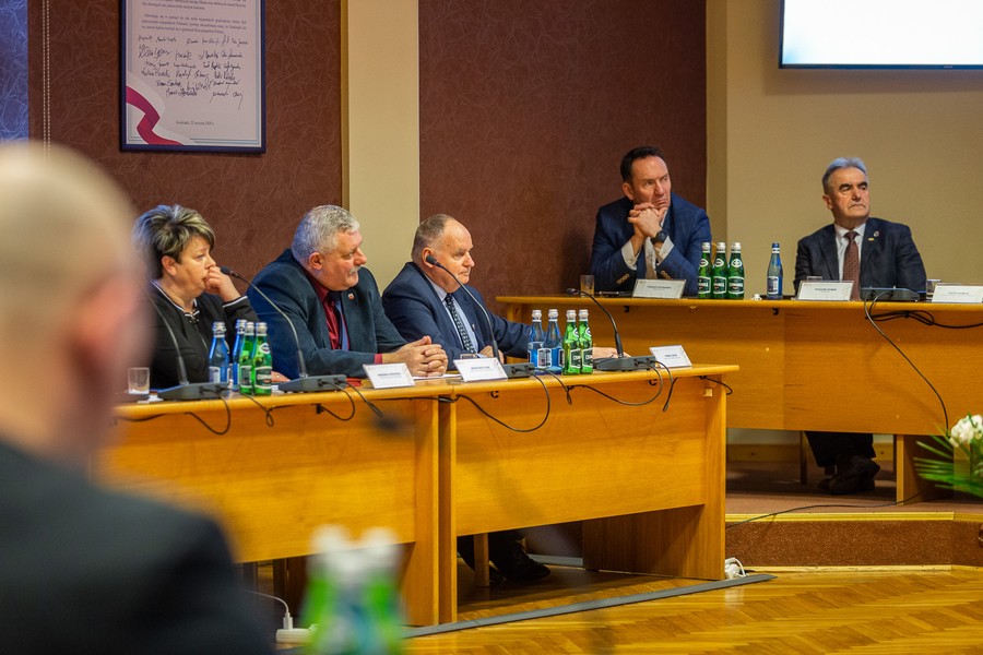 Sesja Rady Miejskiej Grudziądza poświęcona środkom unijnym 2021-2027, fot. Szymon Zdziebło/tarantoga.pl dla UMWKP
