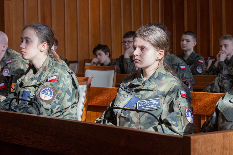 Spotkanie uczniów toruńskich szkół z żołnierzami USA, fot. Mikołaj Kuras dla UMWKP