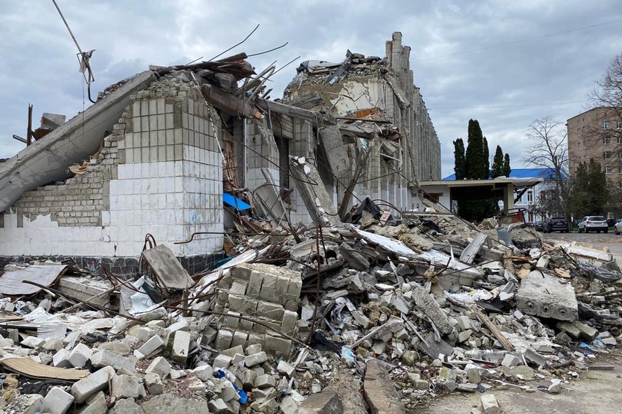 Żytomierz, ruiny szpitala zniszczonego przez rosyjską rakietę, fot. UMWKP