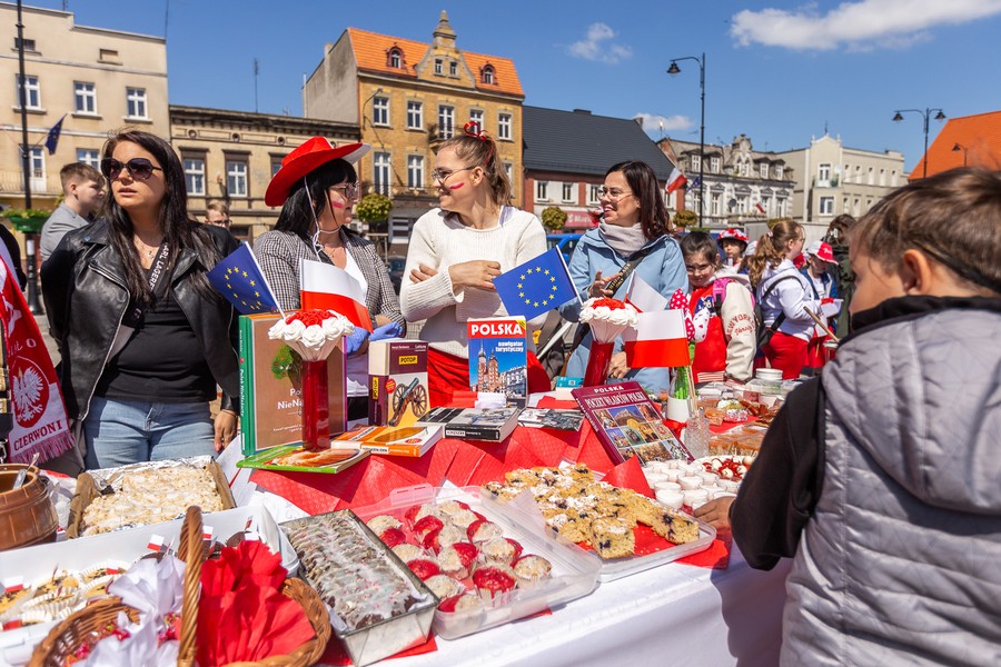 „Podróż po Europie” – uroczystości w Strzelnie, fot. Szymon Zdziebło/tarantoga.pl dla UMWKP