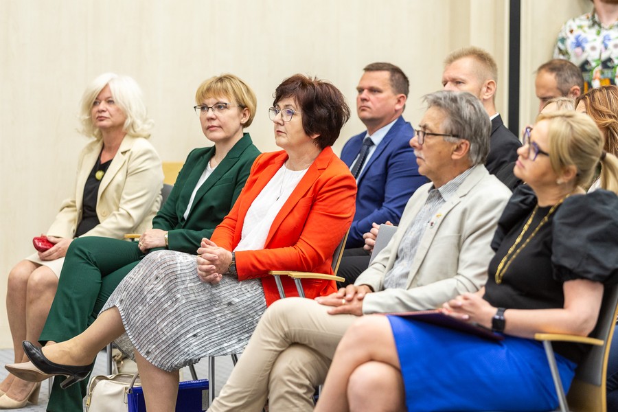 Konferencja nt. gospodarki odpadami, fot. Szymon Zdziebło/tarantoga.pl dla UMWKP