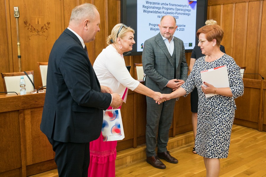 Ceremonia podpisania umów o dofinansowanie w ramach PRO i PROW, fot. Andrzej Goiński/UMWKP