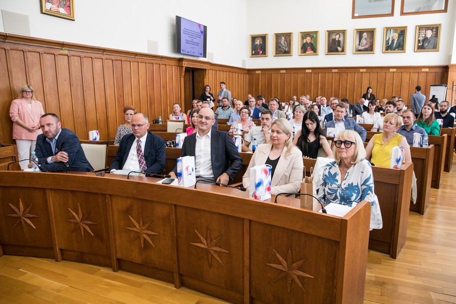 Ceremonia podpisania umów o dofinansowanie w ramach PRO i PROW, fot. Andrzej Goiński/UMWKP