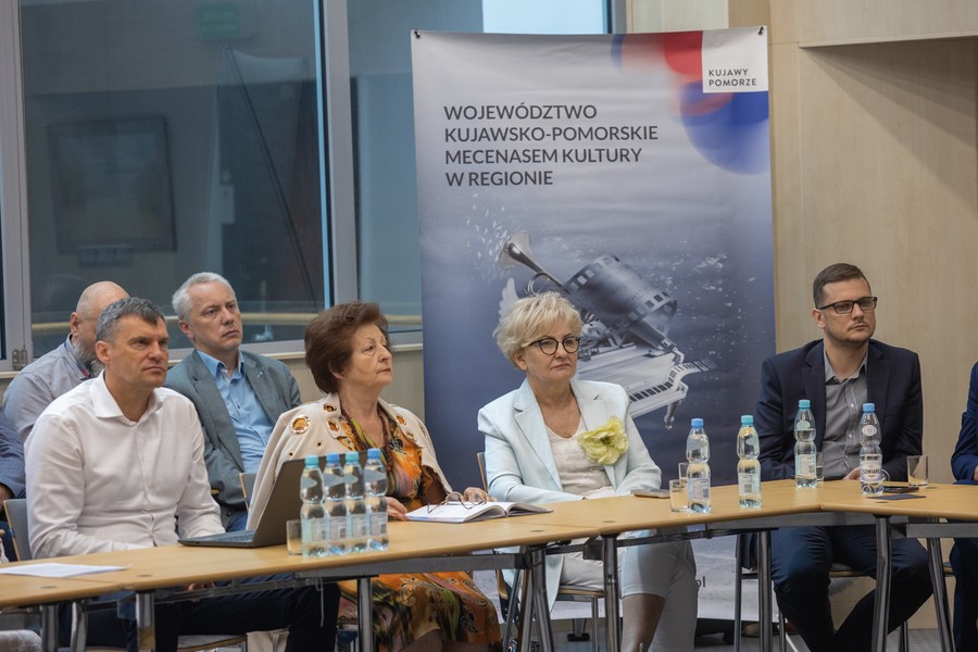 Spotkanie w sprawie kolei dużych prędkości, Urząd Marszałkowski w Toruniu, 21 lipca 2023, fot. Mikołaj Kuras dla UMWKP