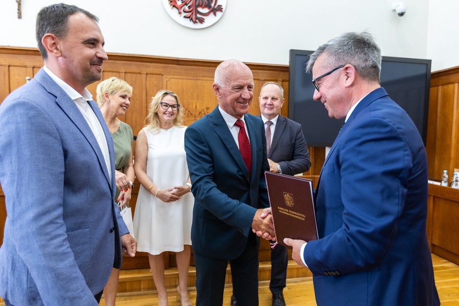 Umowy RPO i PROW, 16 sierpnia 2023, fot. Szymon Zdziebło/tarantoga.pl dla UMWKP