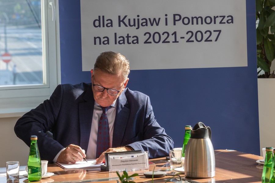 Podpisanie porozumienia terytorialnego z Metropolią Bydgoszcz, fot. Mikołaj Kuras dla UMWKP