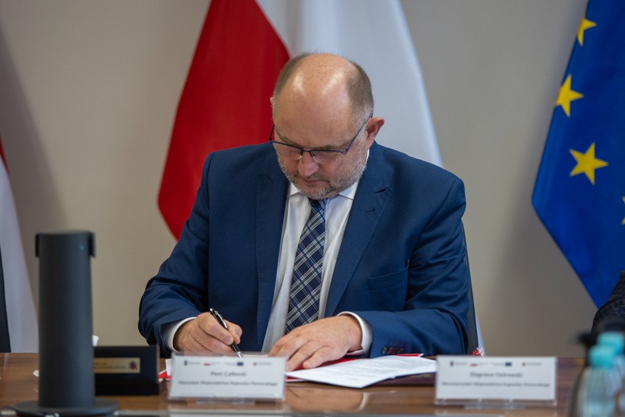 Podpisanie porozumienia terytorialnego ze Stowarzyszeniem ZIT Grudziądza, fot. Mikołaj Kuras dla UMWKP