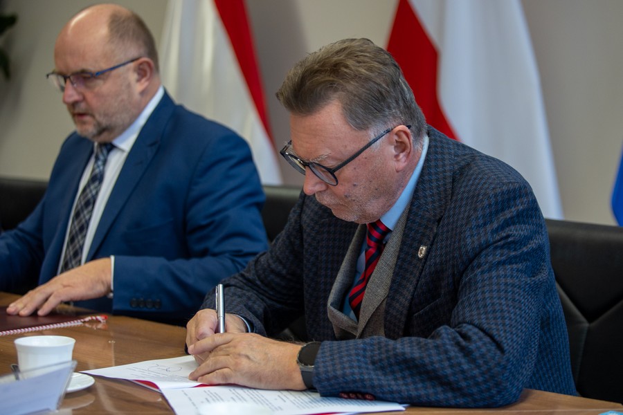 Podpisanie porozumienia terytorialnego ze Stowarzyszeniem ZIT Grudziądza, fot. Mikołaj Kuras dla UMWKP