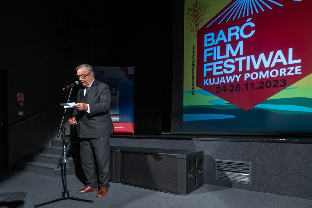 Wręczenie nagród w IV Barć Film Festiwal w Barcinie, fot. Szymon Zdziebło/tarantoga.pl dla UMWKP