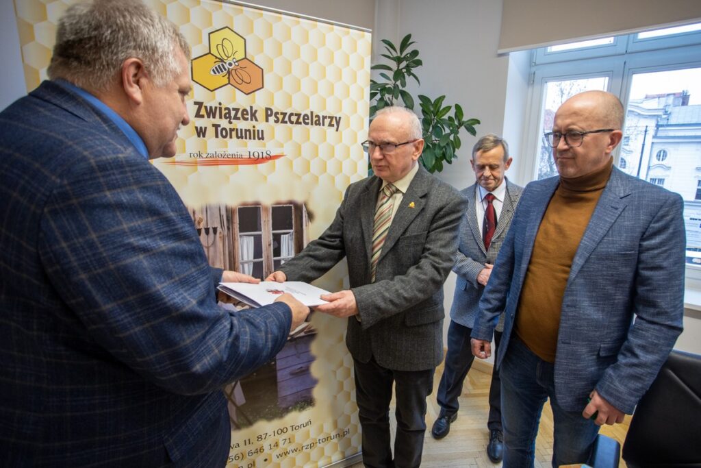 Spotkanie z przedstawicielami związków pszczelarskich, fot. Mikołaj Kuras dla UMWKP