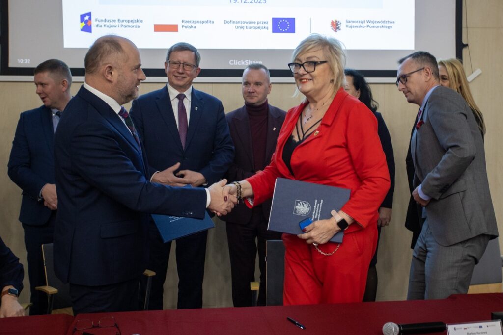 Podpisanie czterech ostatnich porozumień terytorialnych 2021-2027, fot. Mikołaj Kuras dla UMWKP