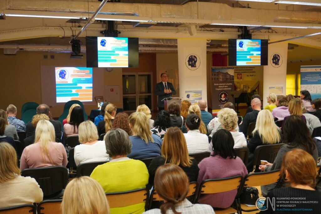 Dyrektor M. Donarski wita uczestników konferencji, fot. P. Szczepańczyk