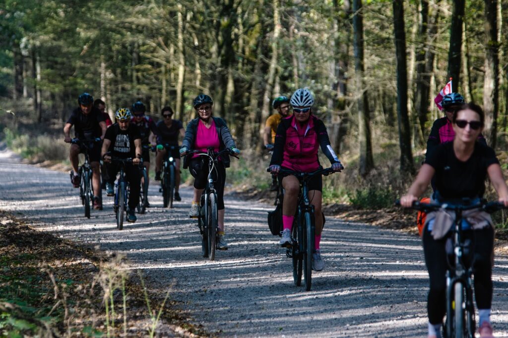 Grupa rowerowa na trasie do trójstyku (fot. GLPK)