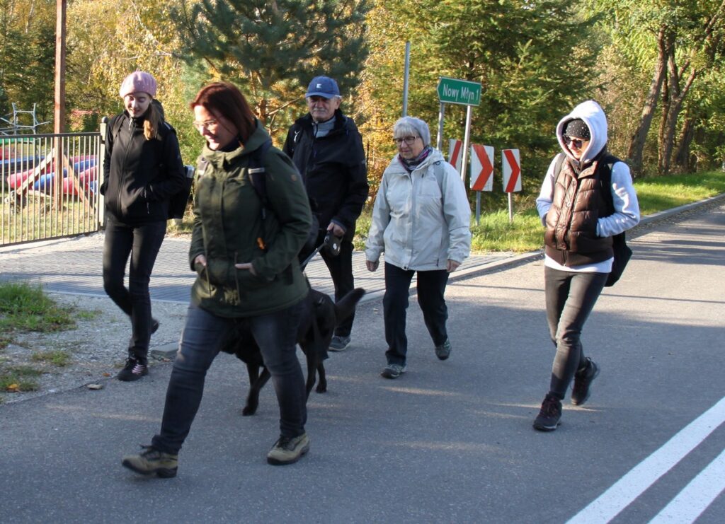 Uczestnicy spaceru krajobrazowego fot. D. Borzyszkowska