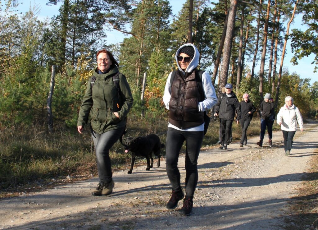 Uczestnicy spaceru krajobrazowego fot. D. Borzyszkowska