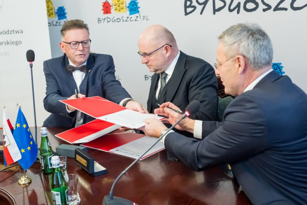 Ceremonia podpisania umowy, fot. Tomasz Czachorowski/eventphoto.com.pl dla UMWKP
