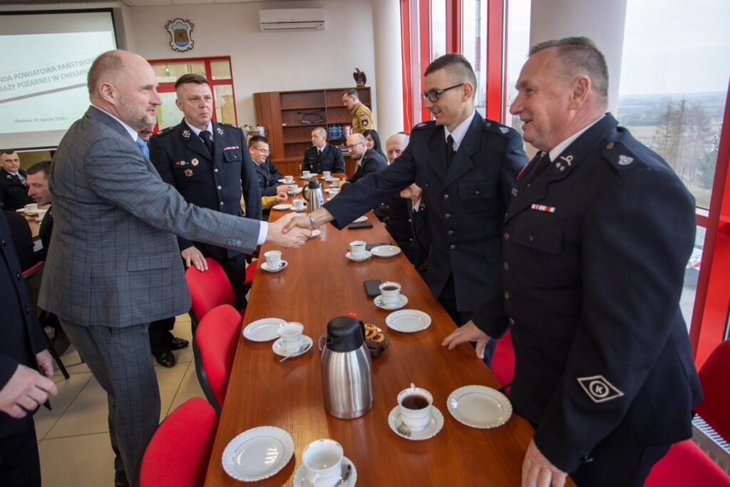 Spotkanie ze strażakami z powiatu chełmińskiego, fot. Mikołaj Kuras dla UMWKP