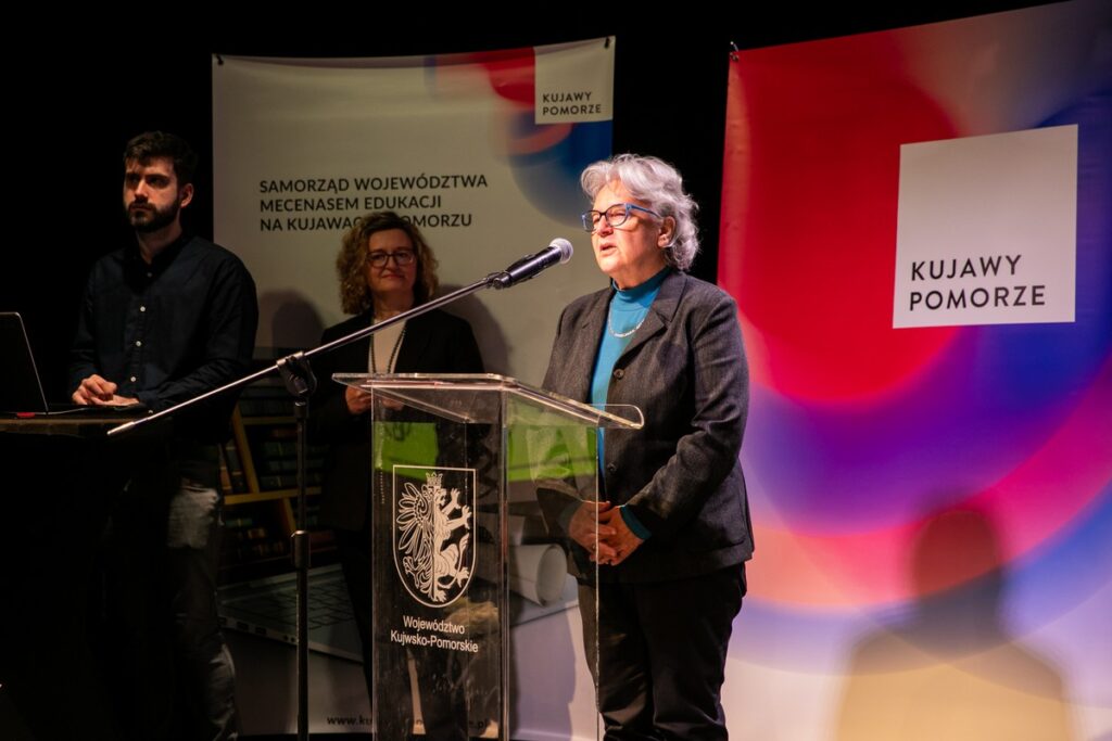 Wręczenie nagród laureatom konkursu „Oni tworzyli naszą historię”, fot. Andrzej Goiński/UMWKP