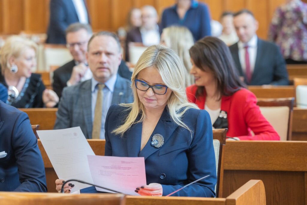 Uroczystość wręczenia zaświadczeń o wyborze do sejmiku województwa, fot. Mikołaj Kuras dla UMWKP