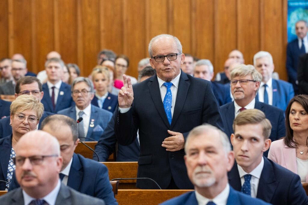 Pierwsza sesja sejmiku VII kadencji, fot. Andrzej Goiński/UMWKP
