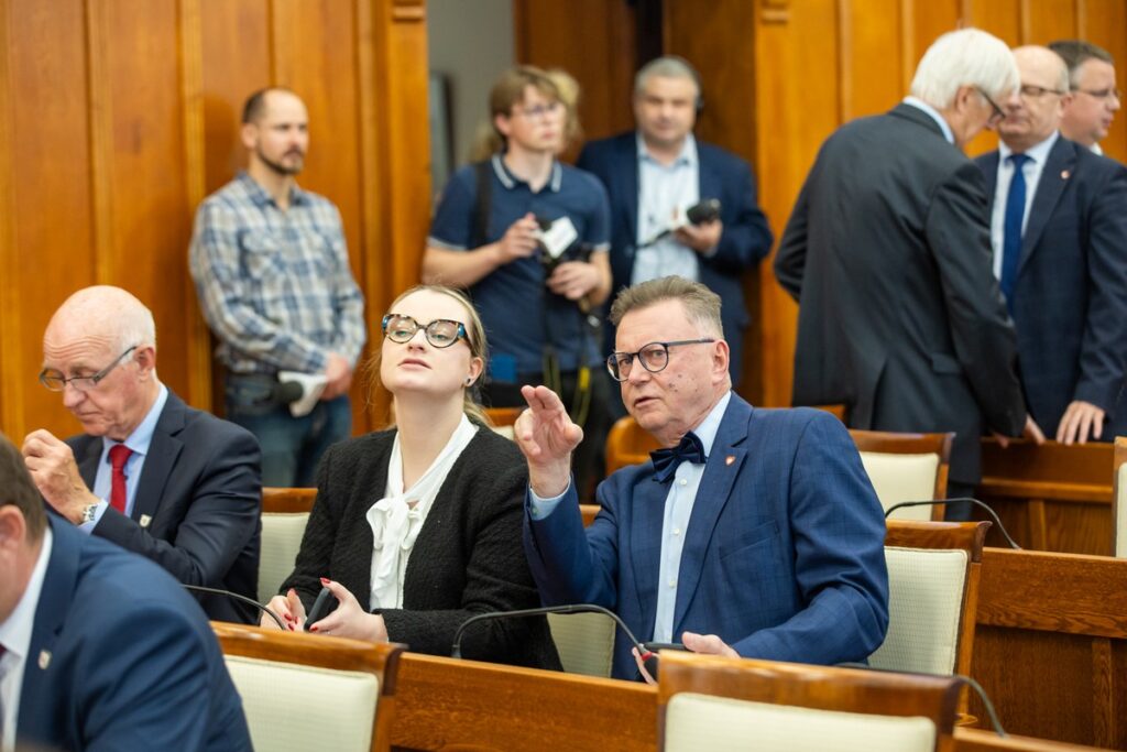 Pierwsza sesja sejmiku województwa, wybory marszałka województwa, fot. Andrzej Goiński/UMWKP