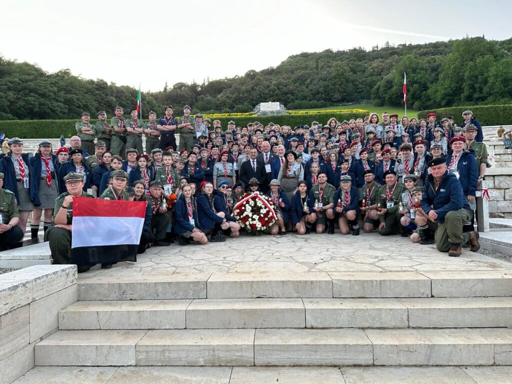 Kujawsko-pomorska delegacja oficjalna podczas uroczystości pod Monte Cassino, fot. Beata Krzemińska/UMWKP