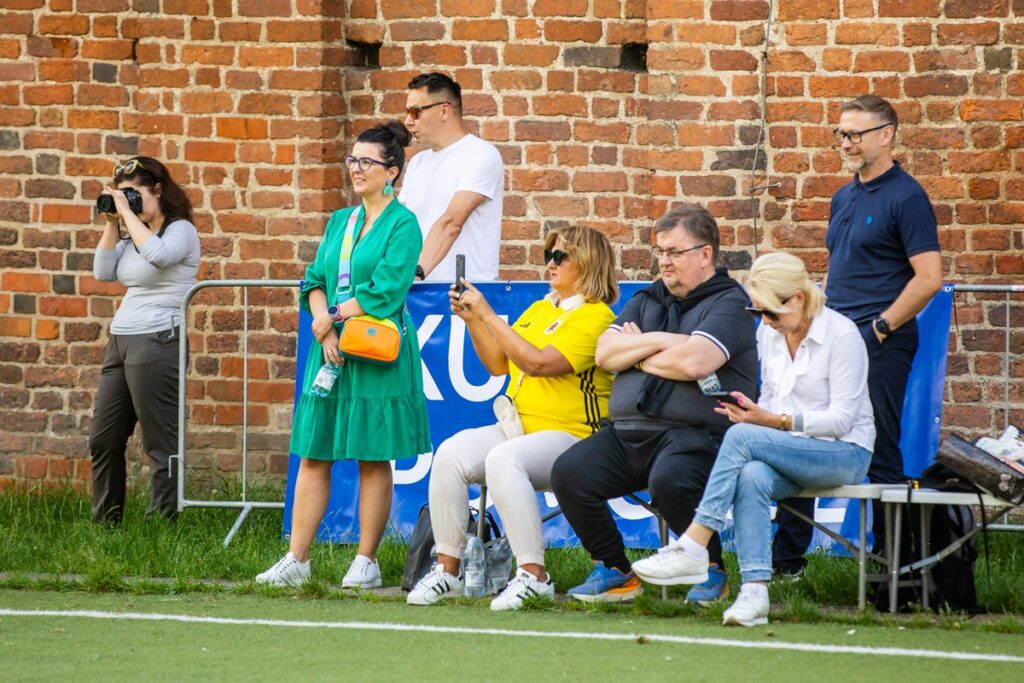 Mecz piłkarski Reprezentacji Polski Bezdomnych z zespołem dziennikarzy Kujaw i Pomorza, fot. Andrzej Goiński/UMWKP
