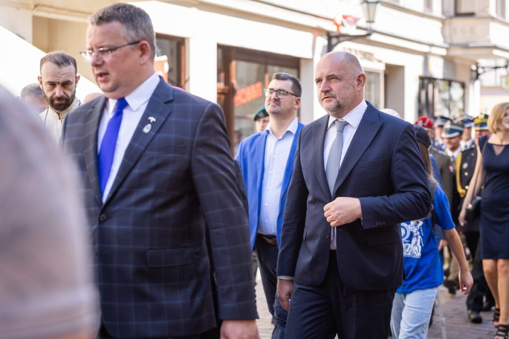 Obchody Święta Wojska Polskiego w Toruniu, fot. Szymon Zdziebło, tarantoga.pl dla UMWKP