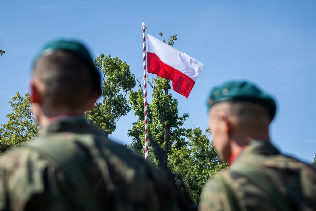 Obchody Święta Wojska Polskiego w Toruniu, fot. Szymon Zdziebło, tarantoga.pl dla UMWKP