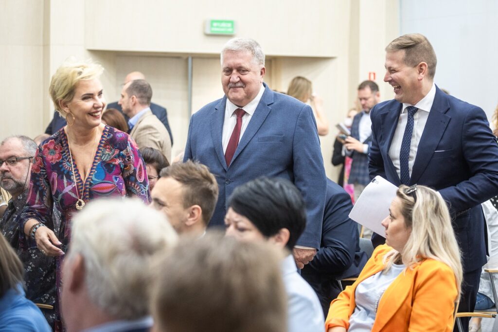 Ceremonia wręczenia umów FEdKP i PROW, fot. Szymon Zdziebło/tarantoga dla UMWKP