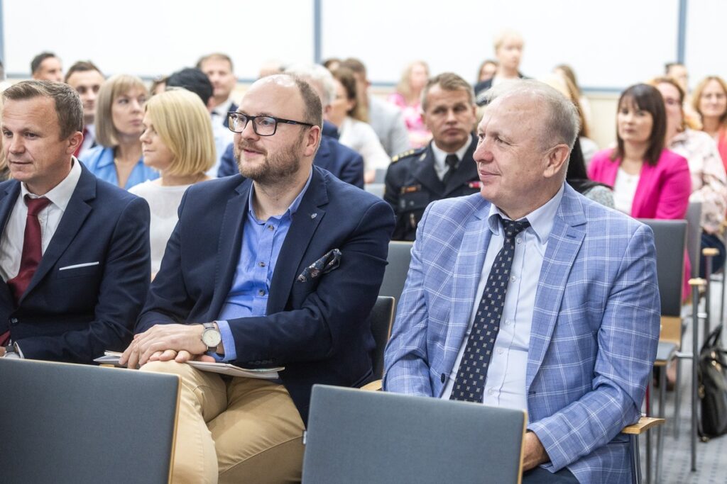 Ceremonia wręczenia umów FEdKP i PROW, fot. Szymon Zdziebło/tarantoga dla UMWKP