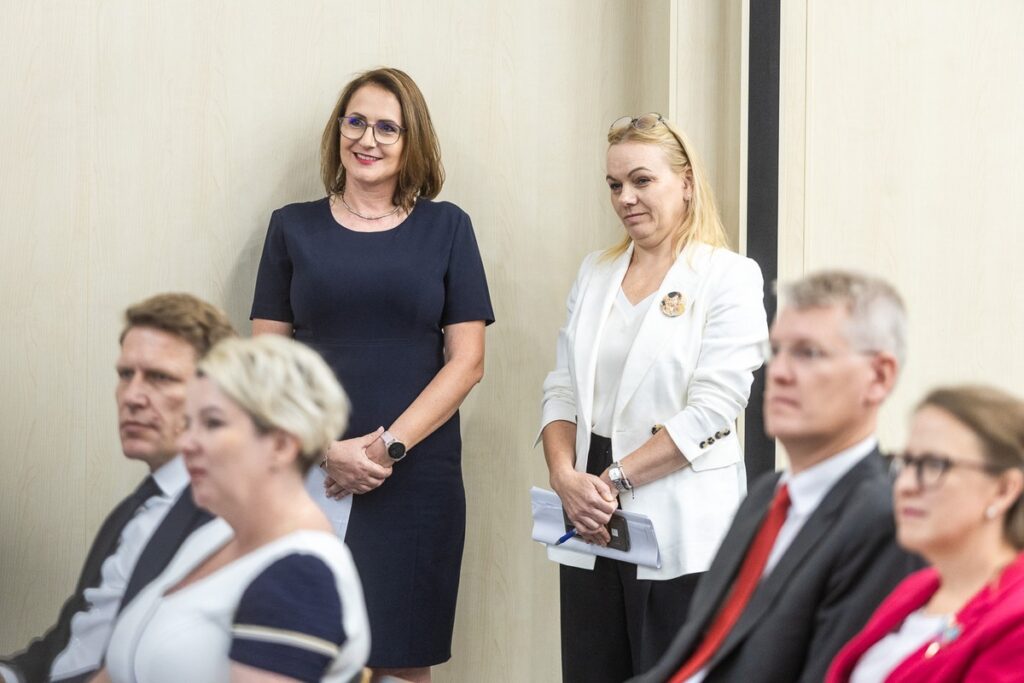 Ceremonia wręczenia umów FEdKP i PROW, fot. Szymon Zdziebło/tarantoga dla UMWKP